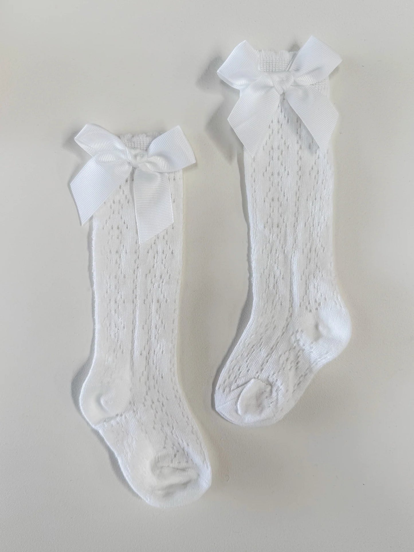 Petite + Co - Spanish Openwork Lace Knee High Bow Sock - White