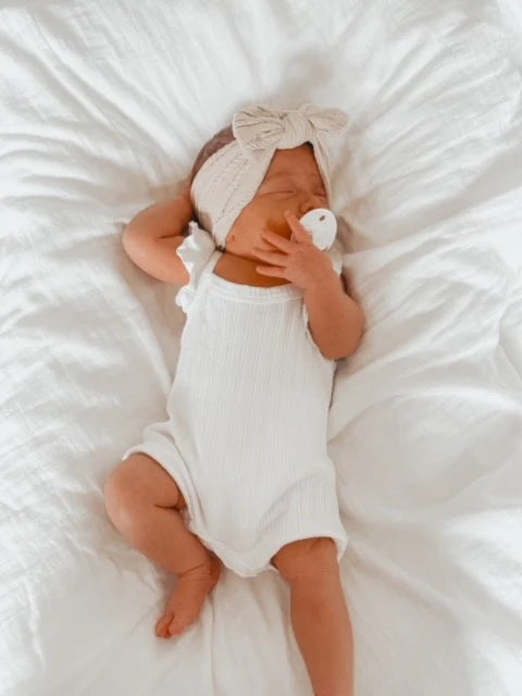 Petite + Co - Knot Bow Cable Knit Headband - Wheat