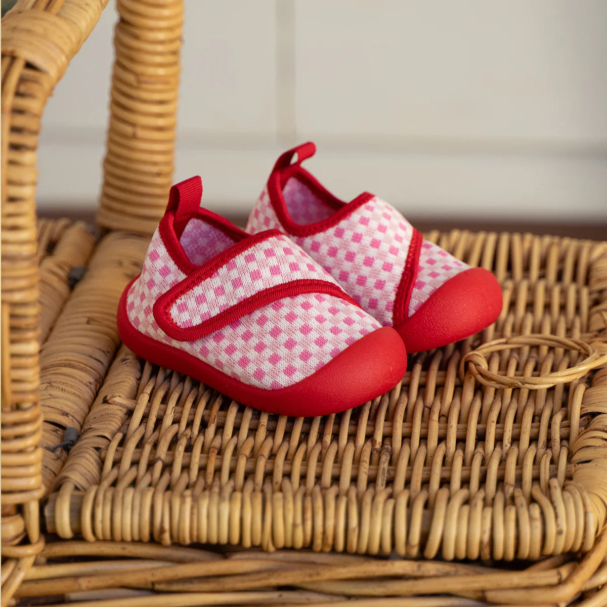 Duckies - Velcro - Strawberry Checker