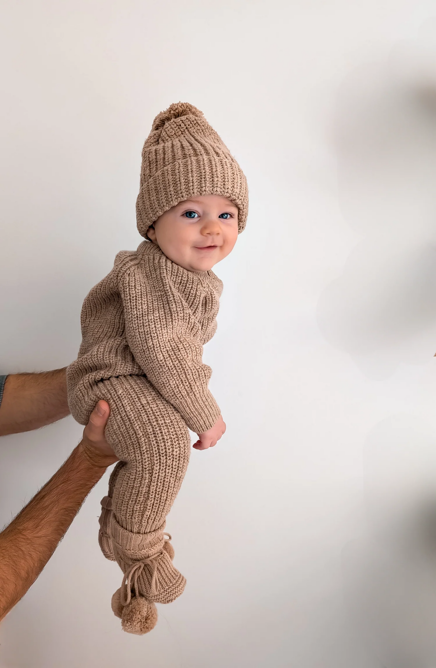 Petite + Co - Chunky Textured Knit Beanie - Brown
